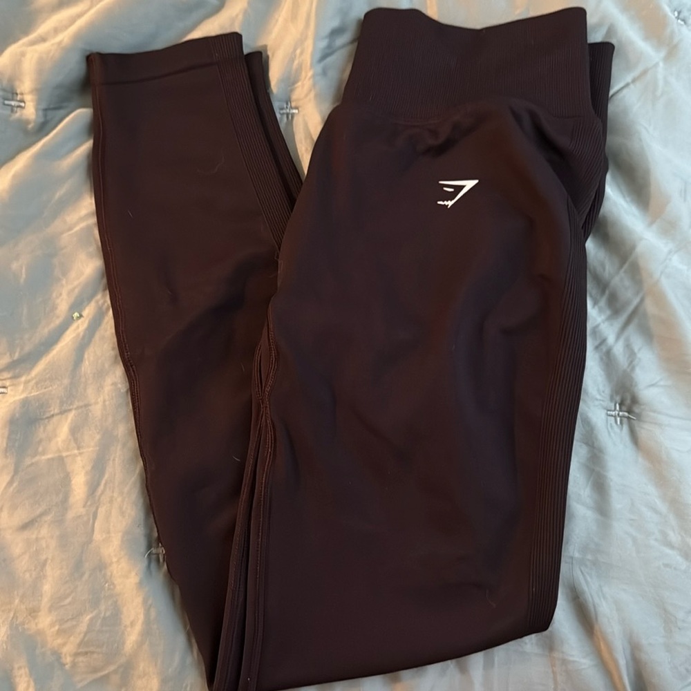 Gym shark leggings